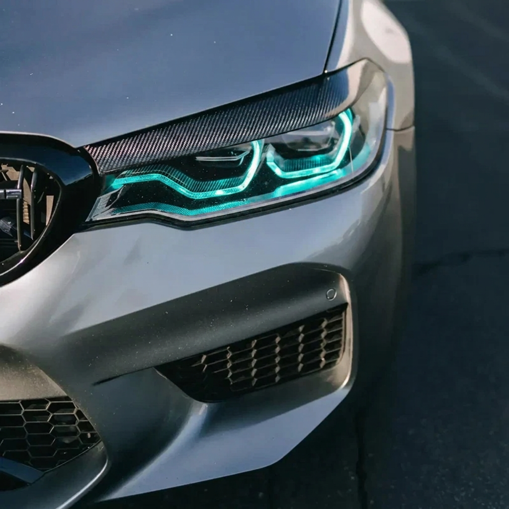 BMW G30 5 Series ice blue DRL detail in sunlight